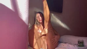 ItsLucesWorld Rubs Lotion On Her Big Curves - MyPornerLeak