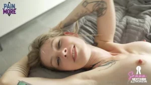 Onlyfans SammmNextDoor Blindfolded Bull Takes Control and Fucks Me Good - MyPornerLeak