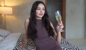 The young beauty drank a little and immediately wanted to suck - MyPornerLeak