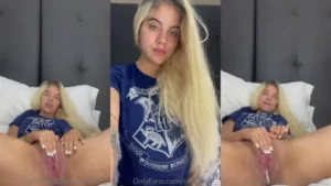 Waifu Cristal Pleases Her Creamy Pussy - MyPornerLeak