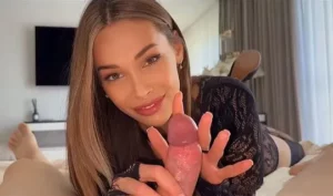 Russian girl in erotic lingerie agreed to a blowjob in the first person - MyPornerLeak