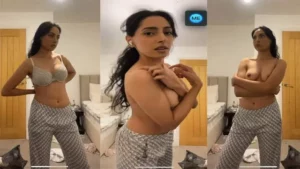 Sexy Figure Hot Babe Showing Her Big Ass Leaked – Indian porn video - MyPornerLeak