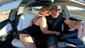 Thick Elle Brooke Sucks A Cock While Cruising - MyPornerLeak