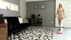 Housewife Deepthroat with Eye Contact, Orgasm - MyPornerLeak